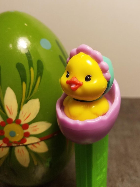 Pez Green Easter Egg With Yellow Chick On Yellow Stem 
