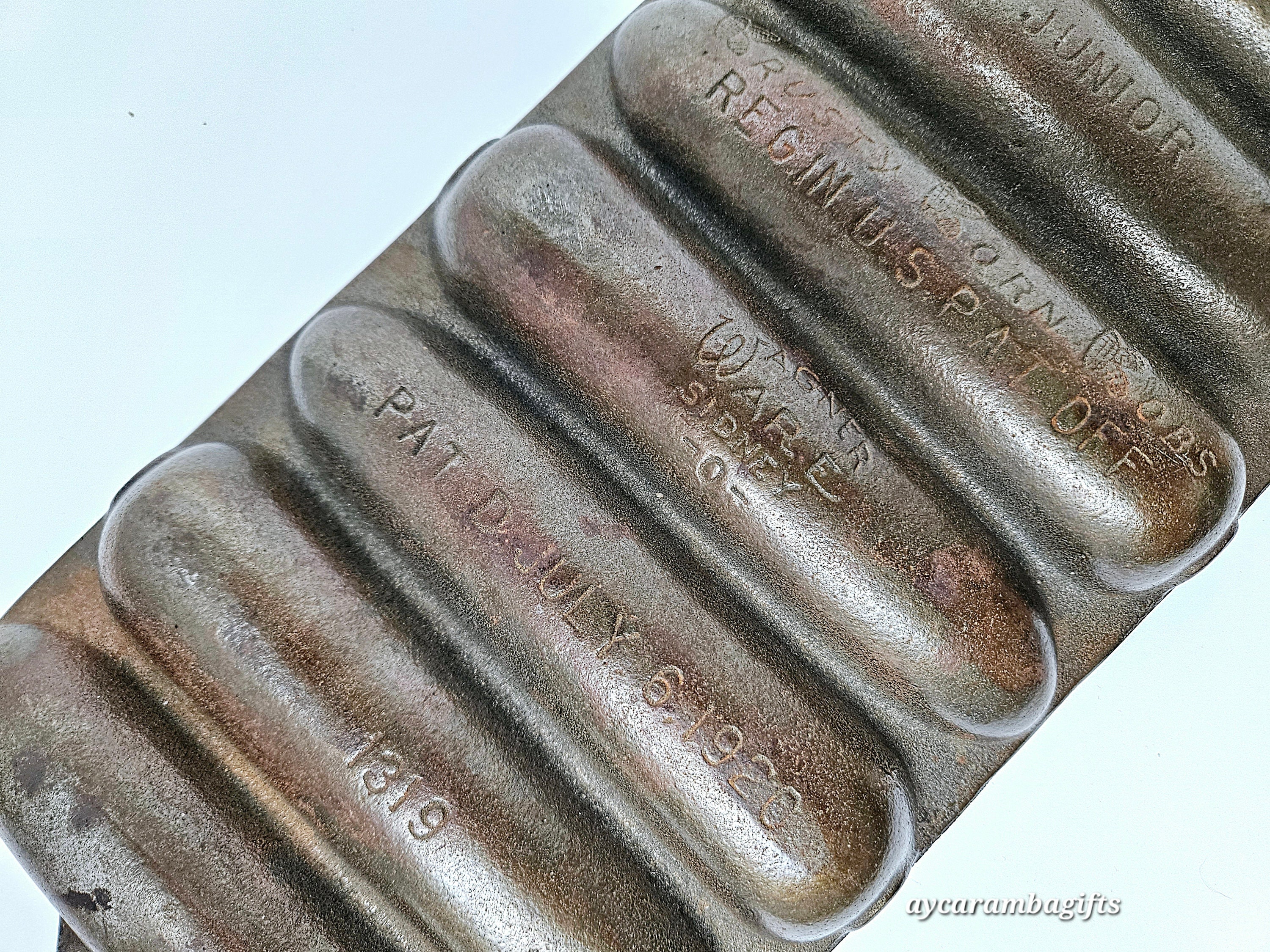 Vintage Wagner Ware Cast Iron Cornbread Mold - 7 Stick Krusty Corn