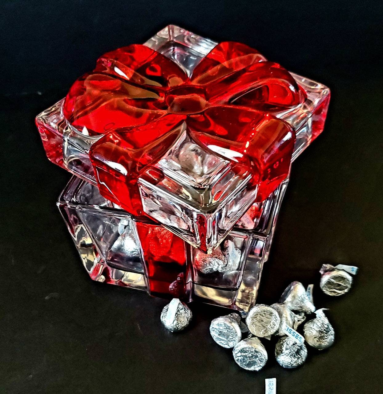 Broche Napier En Cristal Rouge Et Transparent - Style Ancien, Neuve Dans Sa Boîte Cadeau