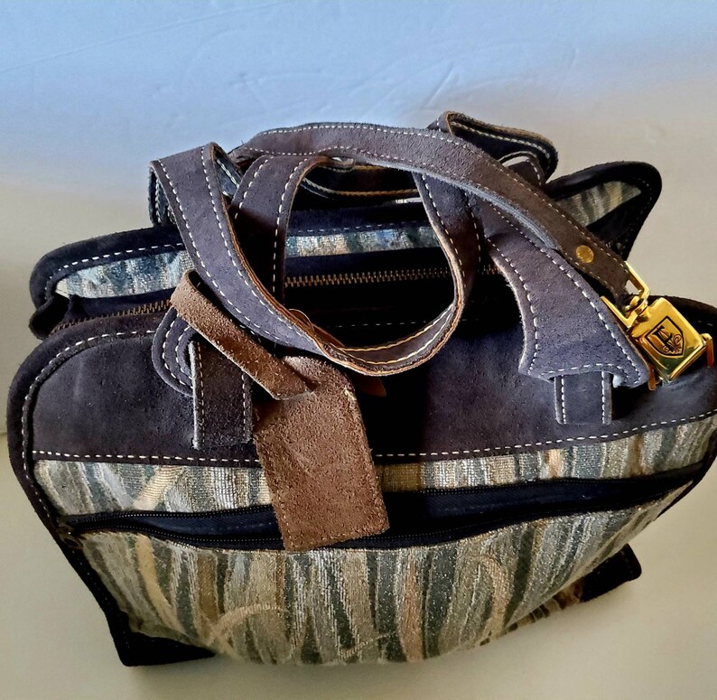 Vintage French Luggage Company Blue Reed Tapestry California Bench Made Casual Carry On Cosmetic Toiletries Bag w/Shoulderstrap image 7