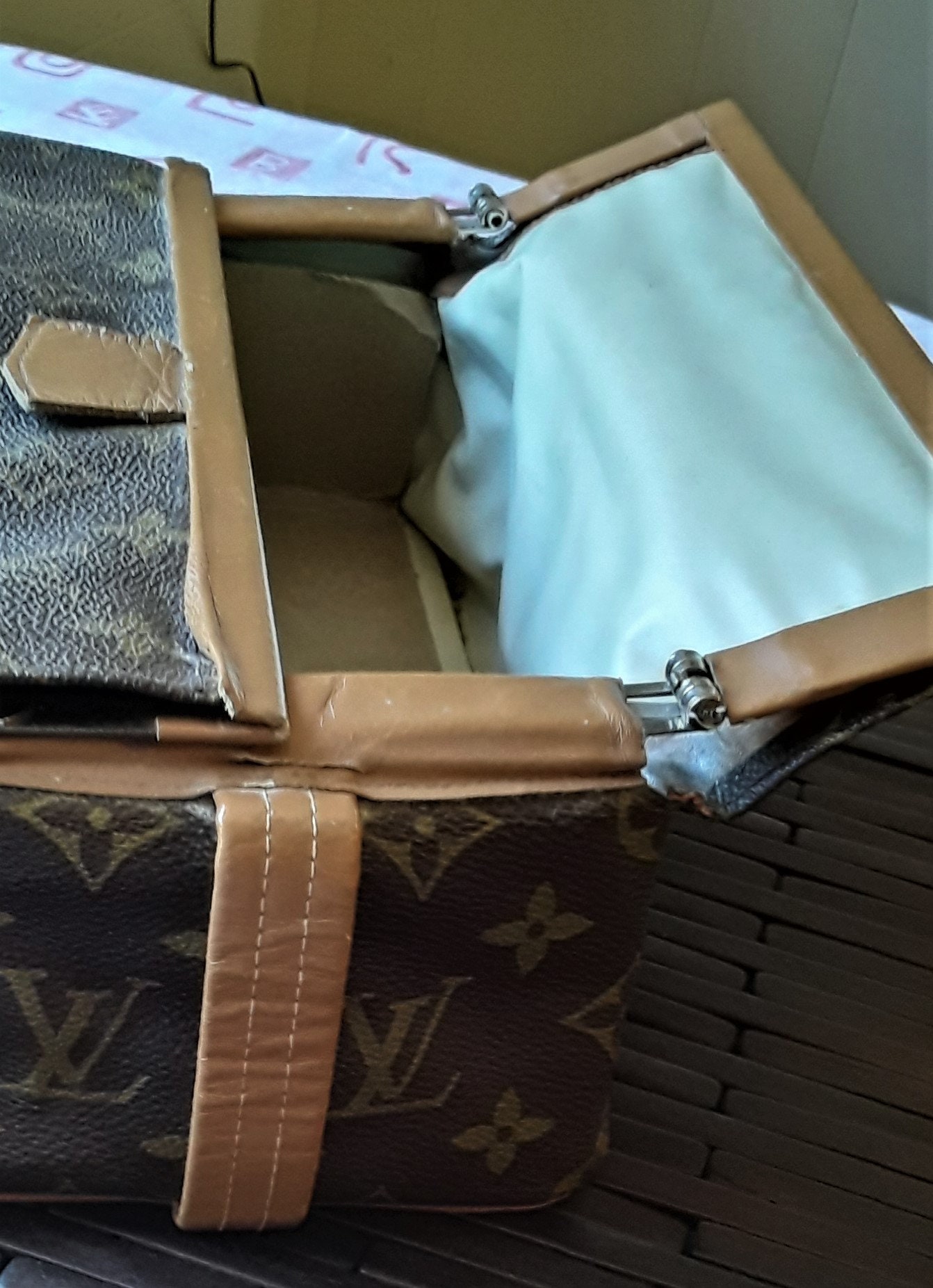 Lot - Vintage Louis Vuitton hardcase and toiletry bag (2pcs)