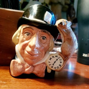 Vintage Royal Doulton Mad Hatter karaktärskanna D6602 Alice i Underlandet liten Toby mugg