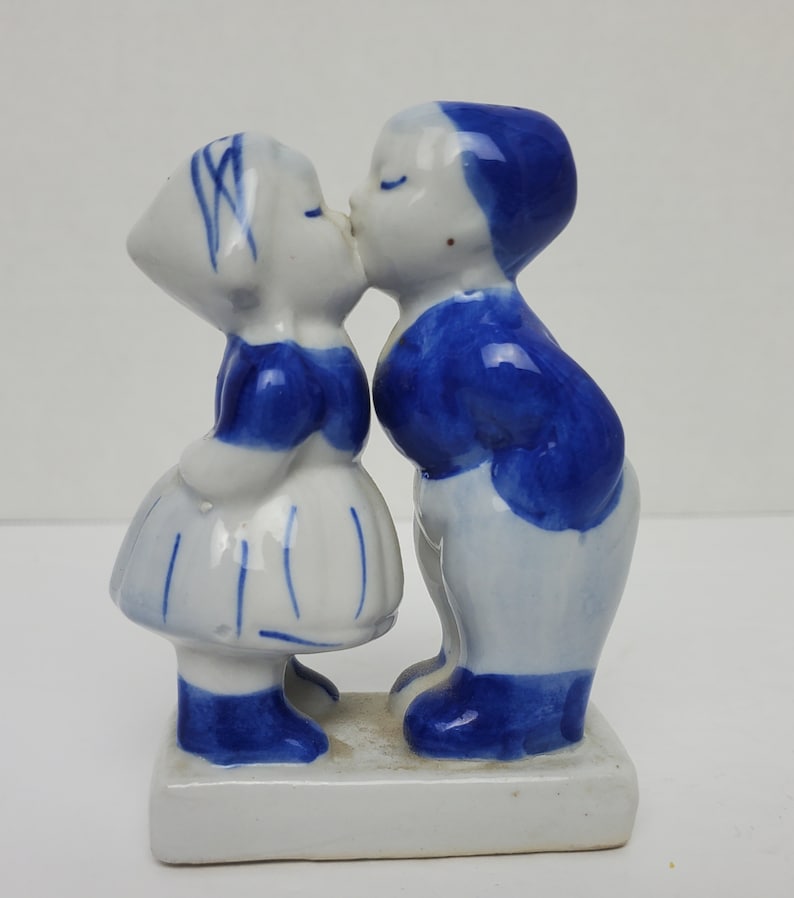 Vintage Delft Blue Kissing Dutch Boy and Girl Porcelain Figurine - Etsy