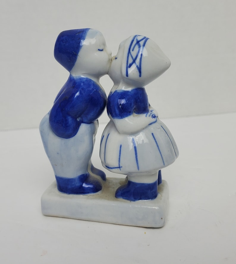 Vintage Delft Blue Kissing Dutch Boy and Girl Porcelain Figurine - Etsy