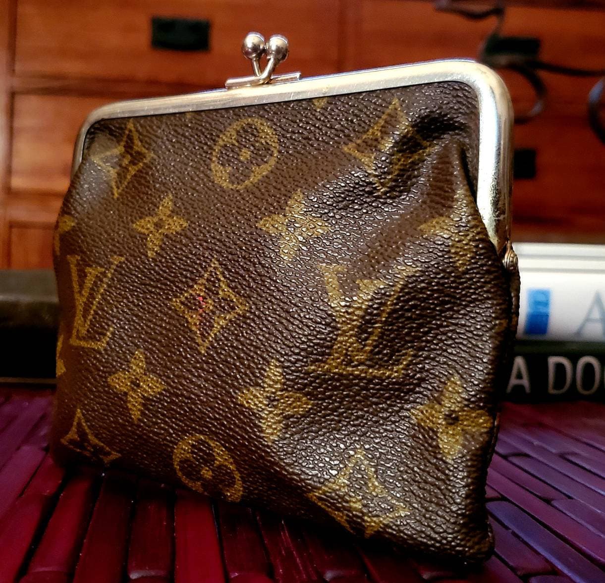 VINTAGE Genuine Louis Vuitton Kiss Lock Cosmetic Purse 