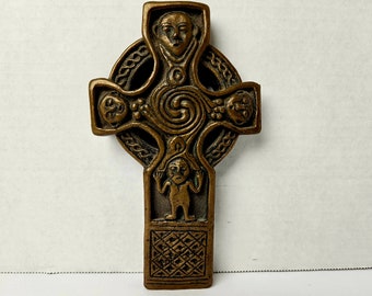 Vintage Kaltguss Gallen Priory Kreis keltisches Kreuz