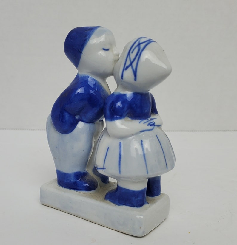 Vintage Delft Blue Kissing Dutch Boy and Girl Porcelain Figurine - Etsy