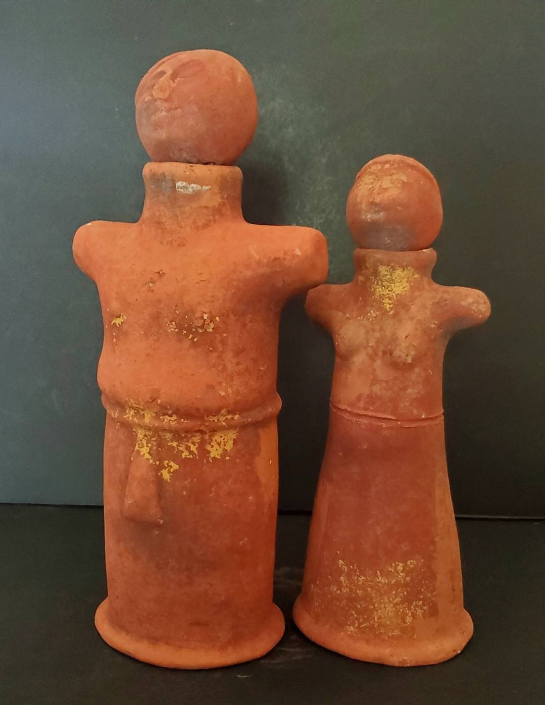 ヴィンテージの赤土部族彫刻：原始的な民芸品の男女 - Etsy 日本