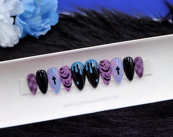 Uñas postizas estilo pastel goth hechas a mano, set de gel personalizado Y2K con diseño de murciélagos goteando y estilo kawaii grunge.