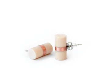 Cylinder studs earings with copper and resin fixed on a stainless steel support - available in 18 colors for refined and minimalist style