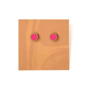 Boucles d'oreille pastilles en résine rose fluo serties en cuivre, laiton ou alumiminium, monture en acier inoxydable, 6 variantes image 10