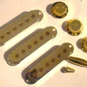 Set of Three Strat Pickup Covers, Gold Finish, with Knobs & Switch/Trem tips