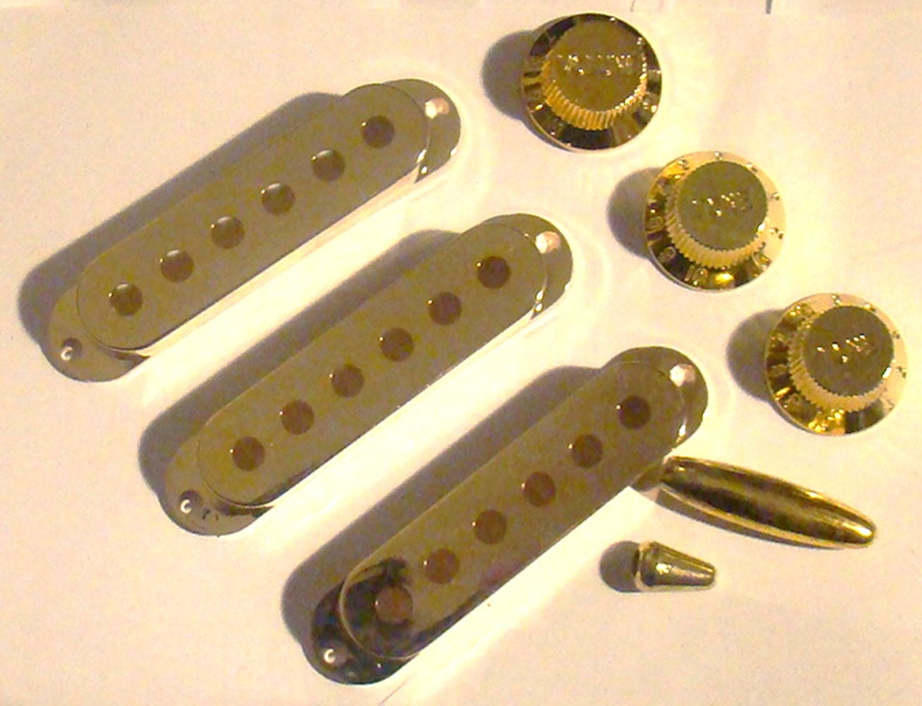 CHROME PLATED SINGLE COIL PICKUP COVERS SET OF THREE FOR STRATOCASTER