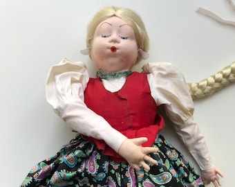 Muñeca escandinava vintage con vestido de tapiz y traje nativo - Detalle textil encantador / Vestido provenzal encantador