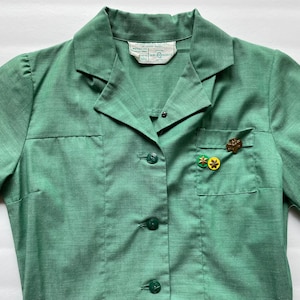 Pfadfinderinnen Outfit sagenhaft! - Super Charming mit Taschen und Pins
