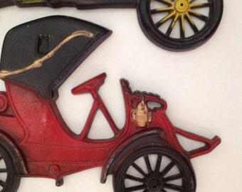 Arte de coches antiguos - Coches de metal fundido de época anteriores a la Segunda Guerra Mundial - Buick Ford Humpmobile descapotable rojo - Decoración de coche antiguo o habitación infantil