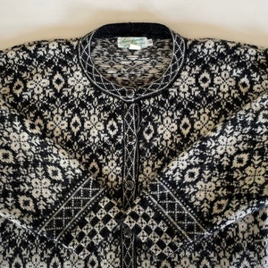 Vintage Norwegian Sweater - Dale of Norway Inspired - Long ! - Nordic Cream w Complex Design - Wool Snowflake Nordic Pattern -