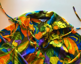 Retro Psychedelic Shirt - Abstract Print w Pucci Like Design - Lime Lemon Blue Abstract Floral -  Love this!!! New York