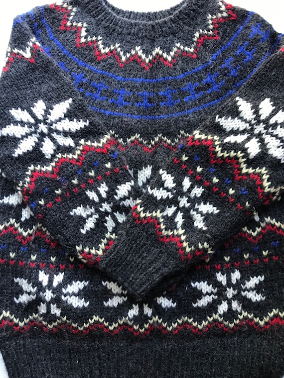 Scandinavian Sweater - Love This! - Snowflakes & … - image 2