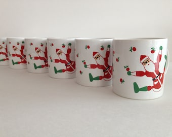 Tasses de Noël du Père Noël - Angleterre - Charmant Père Noël Tumbling w Apples - Prix par tasse - Table de vacances - Noël anglais