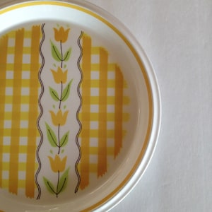 Yellow Cowboy  Gingham Dinner Plate - Yellow Gingham Stoneware - Checkerboard w Tulip - Country Cottage Farmhouse Interior Decor