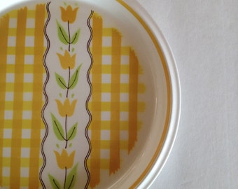Vintage Mikasa Country Gingham Dinner Plates, Set of Eight, Yellow
