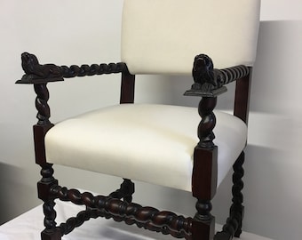 Silla inglesa de época con patas retorcidas de cebada y cabezas de león
