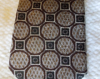 Men's 100% SILK tie ,GUY LAROCHE/ Diffusion, 52" long, burgandy/grey/blk/wht. prof. cleaned/pressed