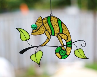 Chameleon Suncatcher Stained Glass Art Window hangings decoration Lizard Home decor Gift