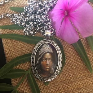 Saint Sara the Kali. Pendants and Keychains.