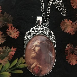 Sacred Heart of Jesus. Pendants and Brooches.