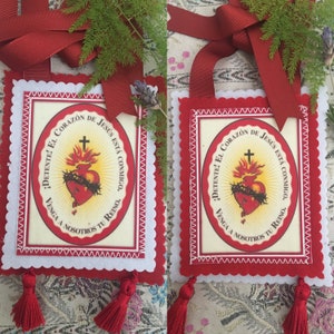 Scapular for the door. Stop! The Sacred Heart of Jesus is with me.