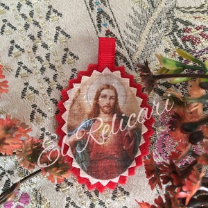 DETENTE!, El Sagrado Corazon de Jesus esta conmigo. Escapulario.