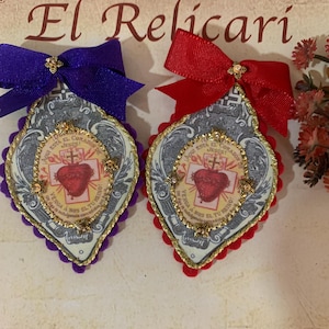 STOP, The Sacred Heart of JESUS is with me. Scapulars.