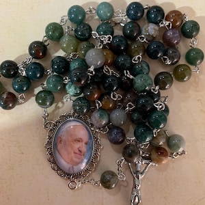 POPE FRANCIS. Pope Franciscus.   Rosary.