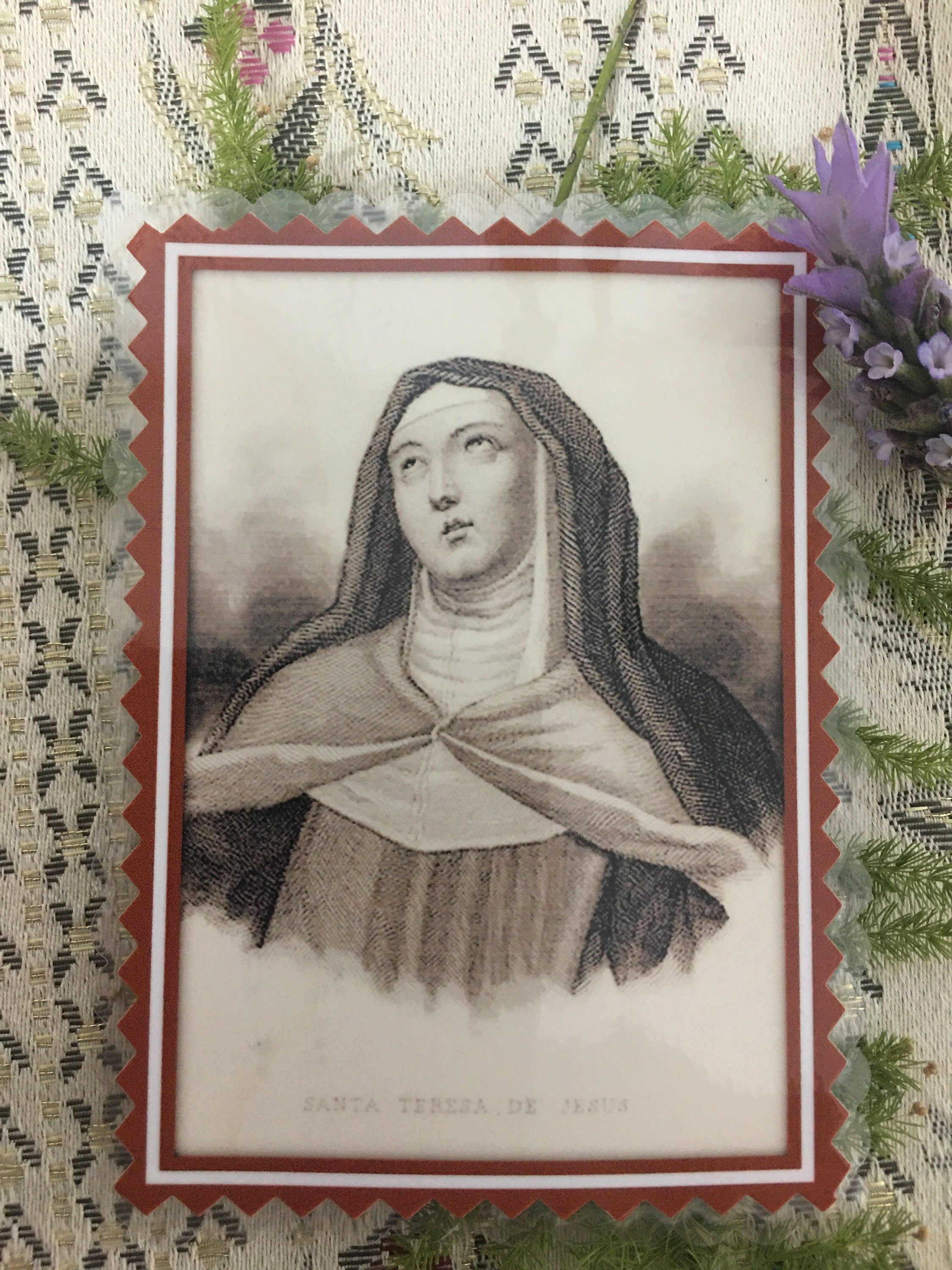 イエスの聖テレサまたはアビラの聖テレサ。ラミネート加工されたカード