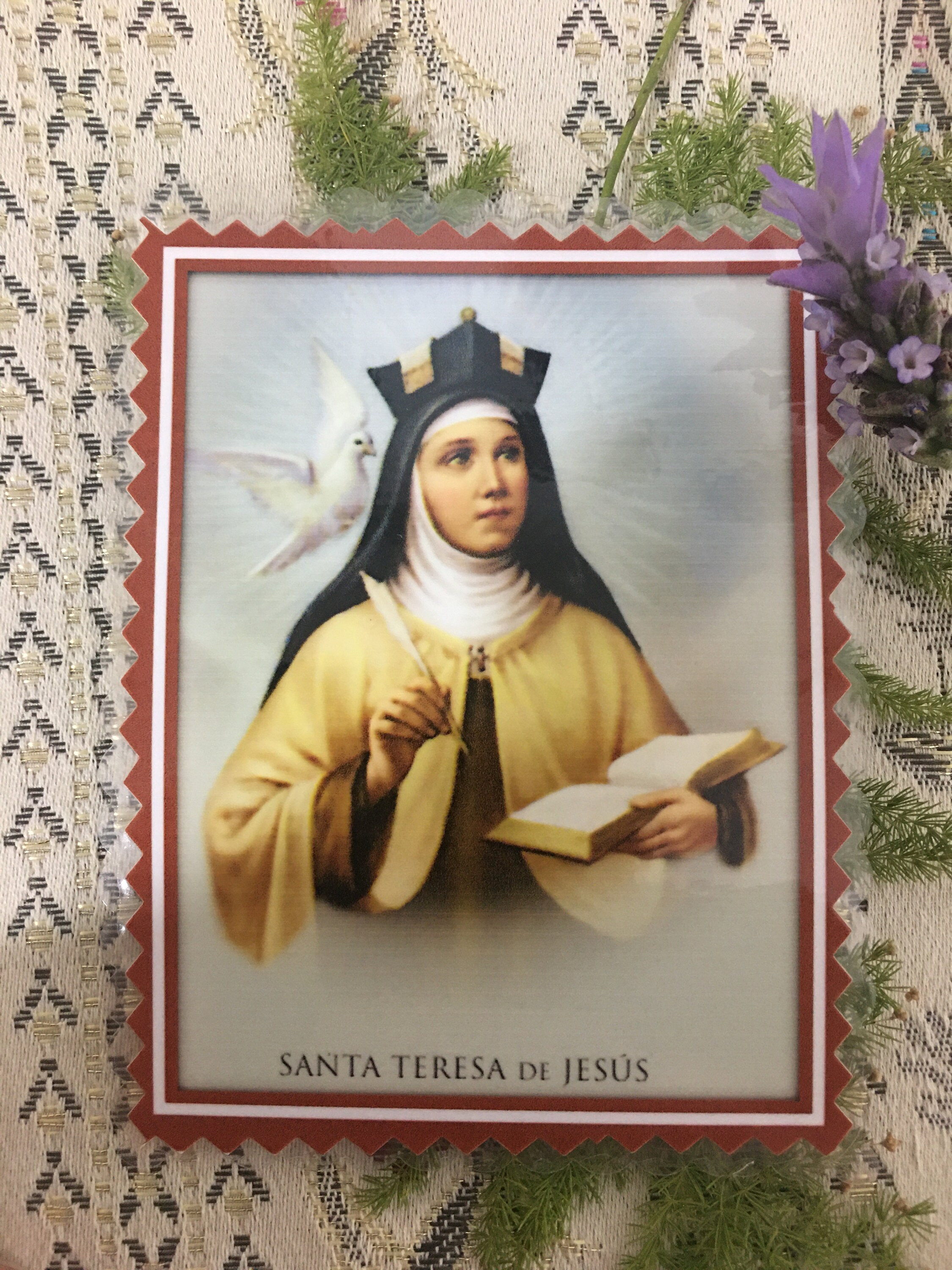イエスの聖テレサまたはアビラの聖テレサ。ラミネート加工されたカード