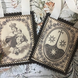 Scapular of the Virgen del Carmen.