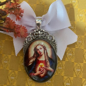 SACRED HEART of MARY. Medallion, Brooch.