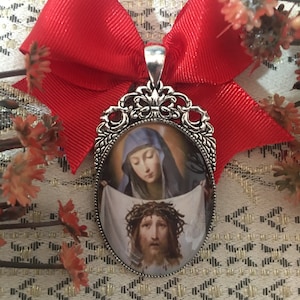 HOLY WOMAN VERONICA. Medallion, Brooch