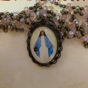 VIRGEN DE GARABANDAL. Collar.