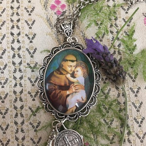 Saint Anthony of Padua. Pendants.