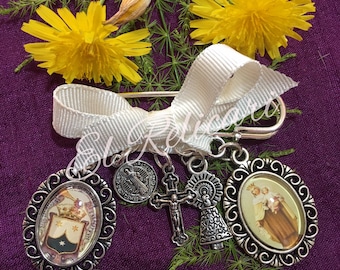 Virgin of Carmen pin. Scapular.