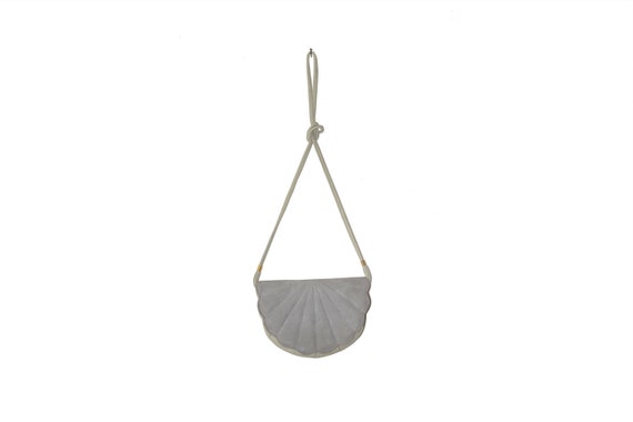 Silver Grey Shell Shaped 1980s Vintage Evening Sho