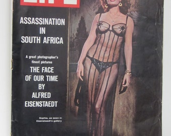 LIFE September 16,1966  Magazine-Iconic Photos by Alfred Eisenstaedt-Collectible Book-Sophia Loren
