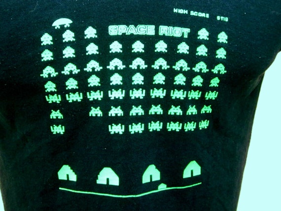 Vintage SPACE RIOT Video Game Screen Tee Shirt-Al… - image 3