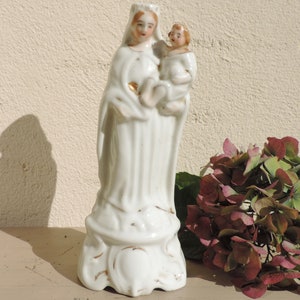 Antieke Maagd Maria met beeldje baby Jezus, Frans antiek porseleinen beeldje Maagd Maria en baby Jezus, Madonna met kind