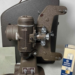 Bell and Howell REGENT 8MM Film Projector - SERVICED with Hard Carry Case and NEW Lamp (bulb)