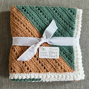 Baby Shower Gift - Gender Neutral Baby Blanket - New Baby Gift - Newborn Gift - Crochet Baby Blanket - Minimalist