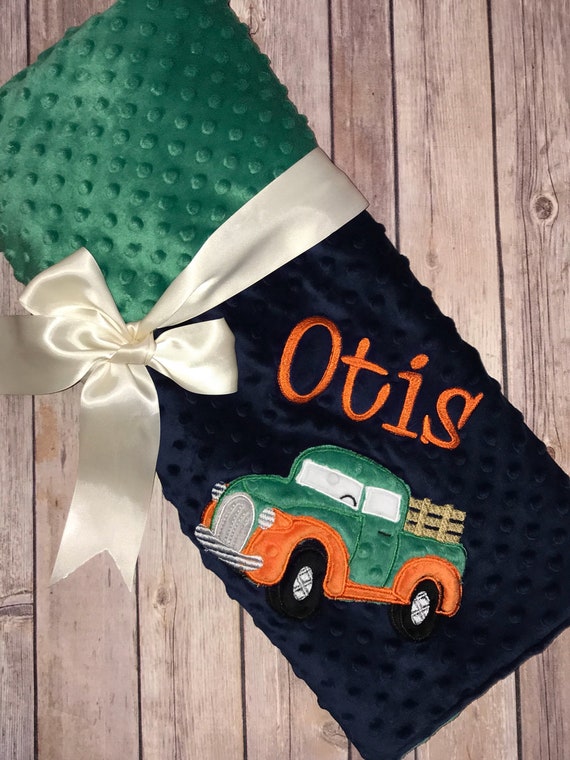 Buckeyes Personalized Baby Minky Blanket and Chevron Bib /& Burp Cloth